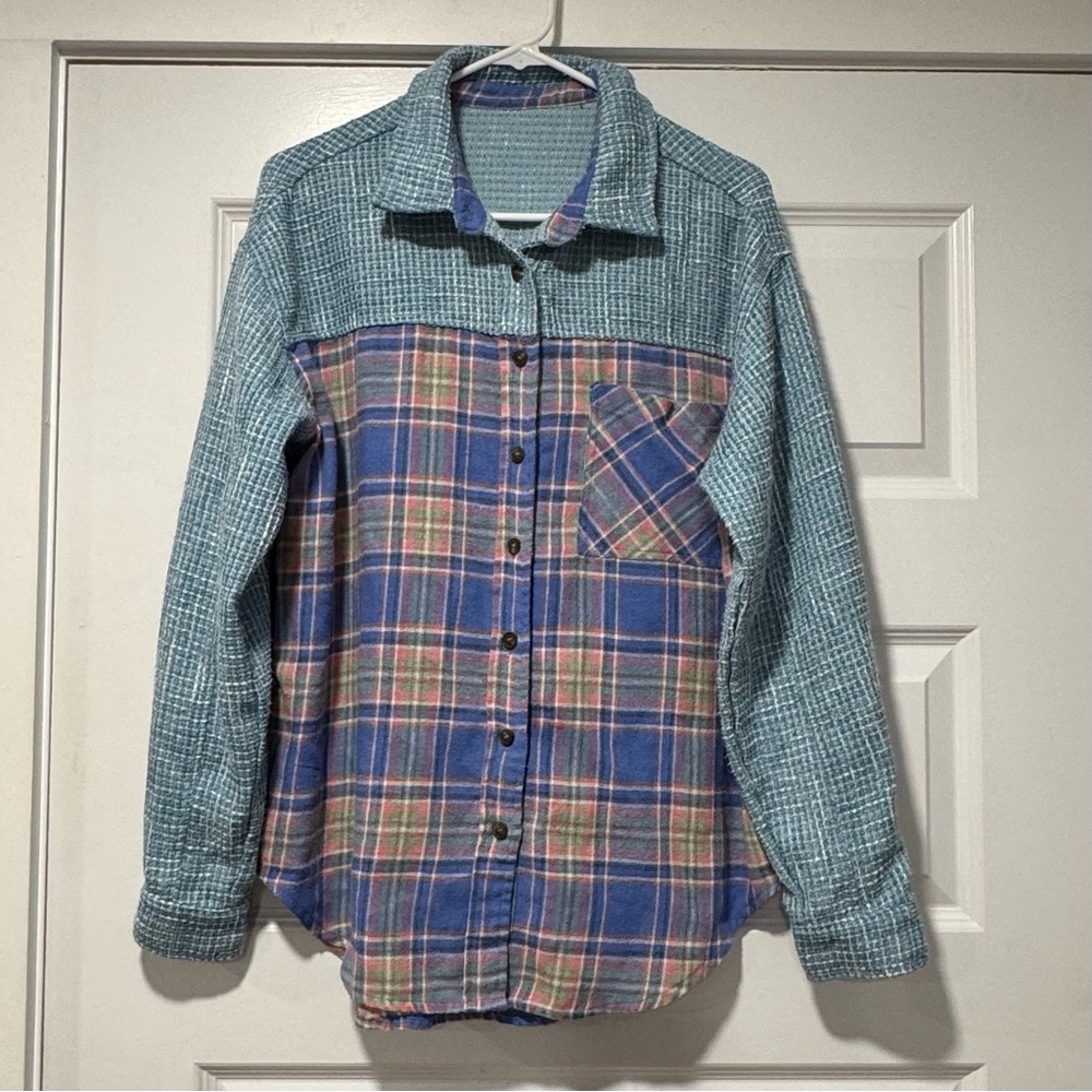 Plaid Button-Up Shirt with Pocket 06-0233 - Picture 2 of 8